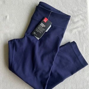 NWT Under Armour  navy Capri